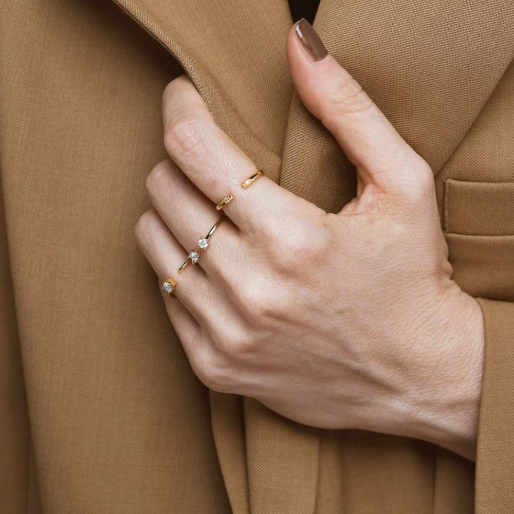 Maison Miru Tiny Crystals Open Ring